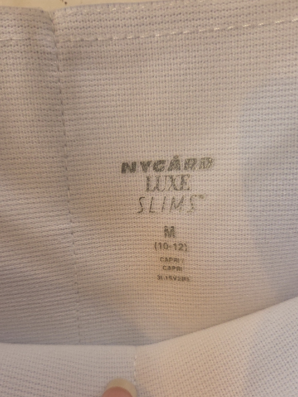 4 For $20 Peter Nygard White Luxe Slims Capri Pants - Picture 2 of 5